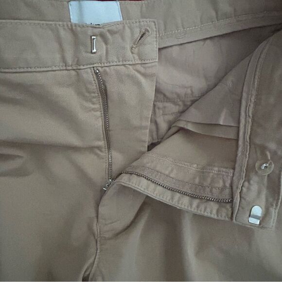 Reformation Malia Mid Rise 10” Trouser Twill Shorts in khaki - Picture 9 of 9